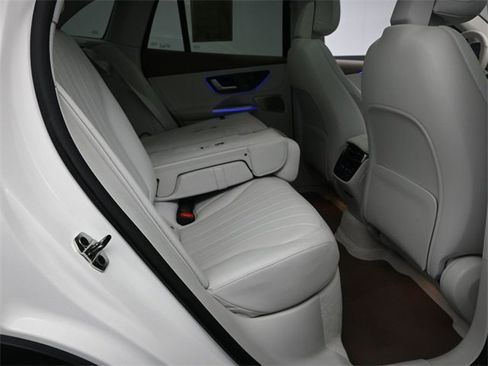 Used 2023 Mercedes-Benz EQE 500 4MATIC SUV image 26
