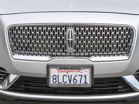 Used 2019 Lincoln Nautilus Select w/ Cargo Utility Package image 6