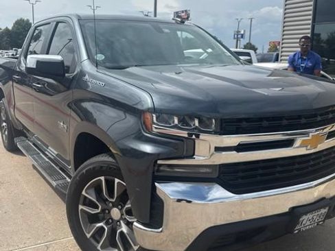 Used 2019 Chevrolet Silverado 1500 LT w/ Texas Edition RWD image 4
