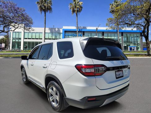 Used 2023 Honda Pilot EX-L image 3