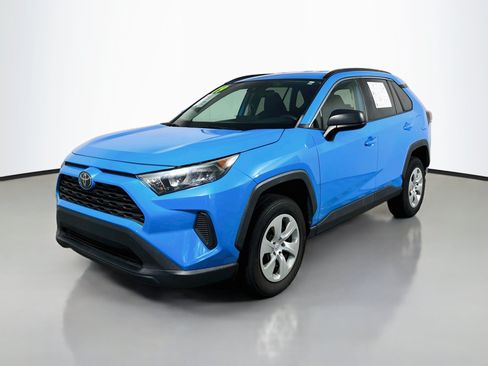 Used 2019 Toyota RAV4 LE FWD image 10