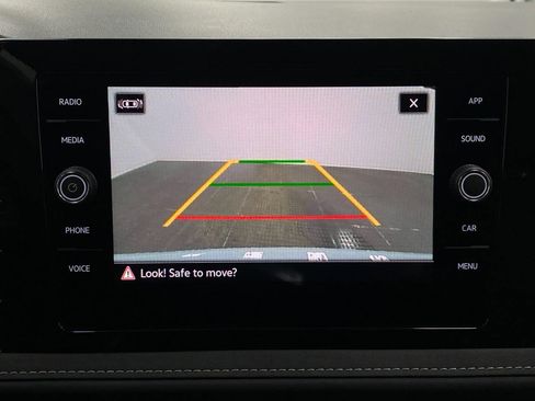 New 2026 Volkswagen Taos SE image 21