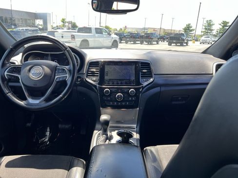 Used 2019 Jeep Grand Cherokee Laredo w/ Laredo X Package RWD image 21