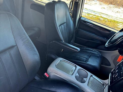 Used 2020 Dodge Grand Caravan SXT image 22