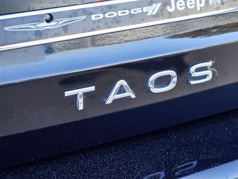 Used 2024 Volkswagen Taos S image 25