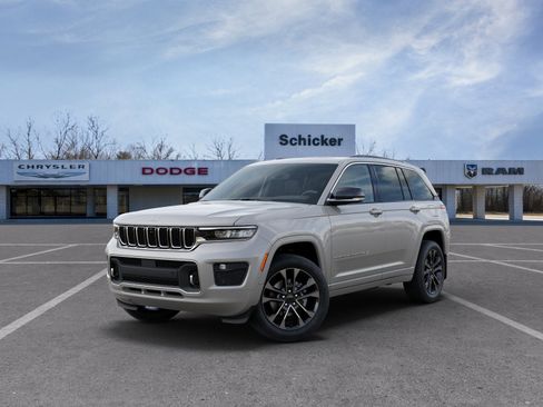 New 2025 Jeep Grand Cherokee Overland w/ Adv Protech Group III AWD/4WD image 23
