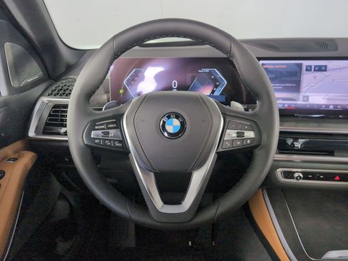 Used 2026 BMW X5 sDrive40i image 13