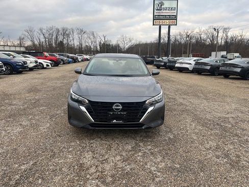 Certified 2025 Nissan Sentra SV image 9