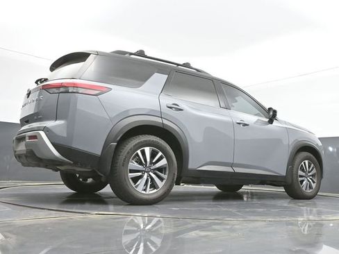 Used 2024 Nissan Pathfinder SL AWD/4WD image 34