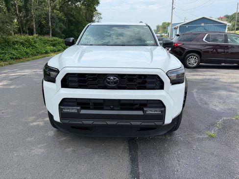 Used 2025 Toyota 4Runner TRD Off-Road Premium w/ Tow Technology Package AWD/4WD image 2