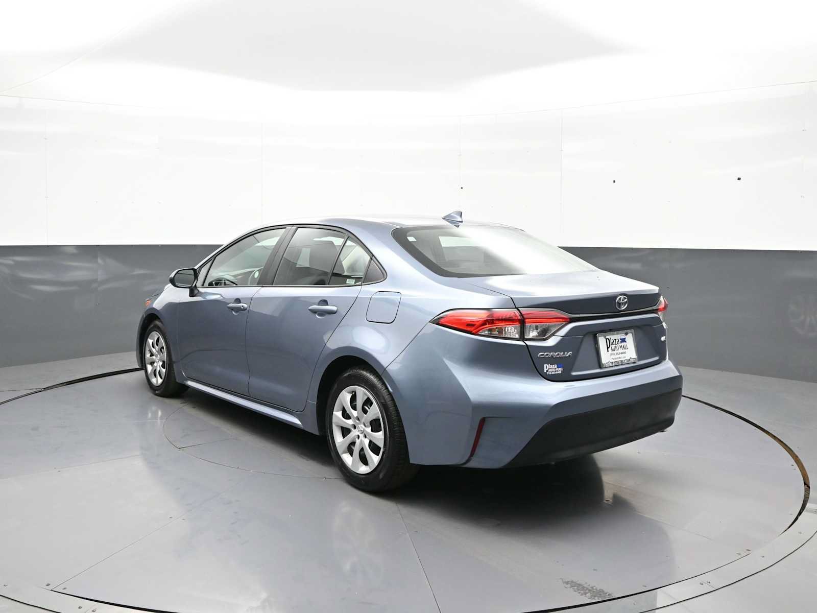 Used 2025 Toyota Corolla LE FWD image 8