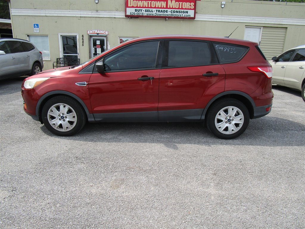 Used 2015 Ford Escape S FWD image 1