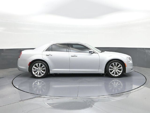 Used 2020 Chrysler 300 Limited RWD image 24