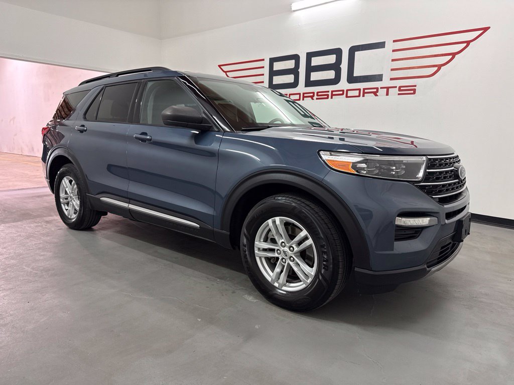 Used 2021 Ford Explorer XLT w/ Equipment Group 202A AWD/4WD image 2