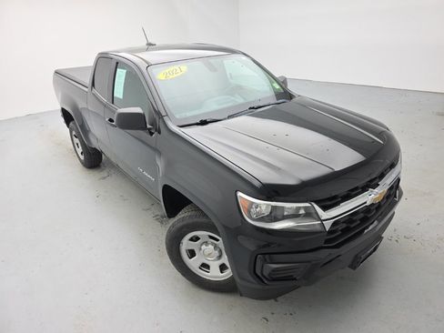 Used 2021 Chevrolet Colorado W/T w/ WT Convenience Package RWD image 2