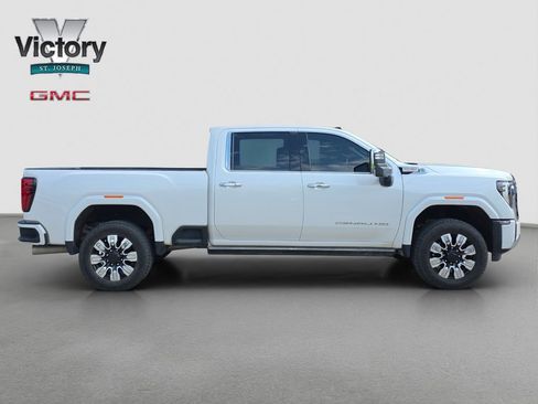 Used 2025 GMC Sierra 2500 Denali w/ Denali Reserve Package AWD/4WD image 19