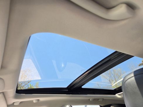 Used 2015 Jeep Cherokee Limited image 15