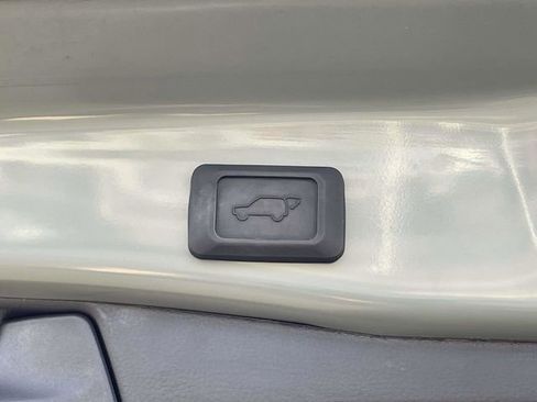 Used 2023 Toyota RAV4 XLE Premium image 14