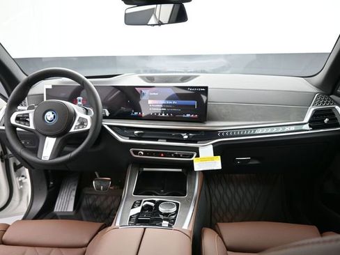New 2026 BMW X5 xDrive50e image 27
