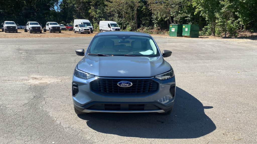 Used 2024 Ford Escape Active AWD/4WD image 2