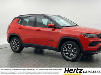Used 2025 Jeep Compass Trailhawk video 1