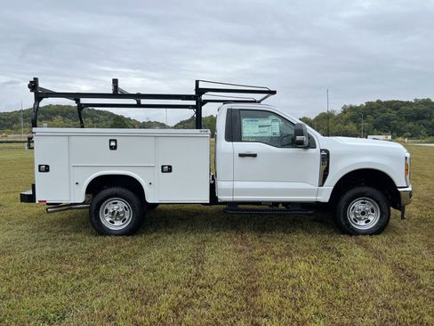Used 2024 Ford F250 XL w/ Snow Plow Prep Package image 7
