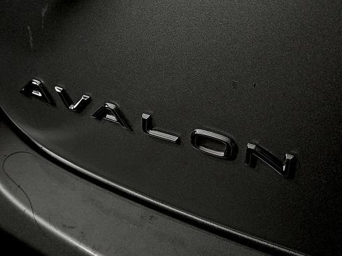 Used 2014 Toyota Avalon XLE image 30