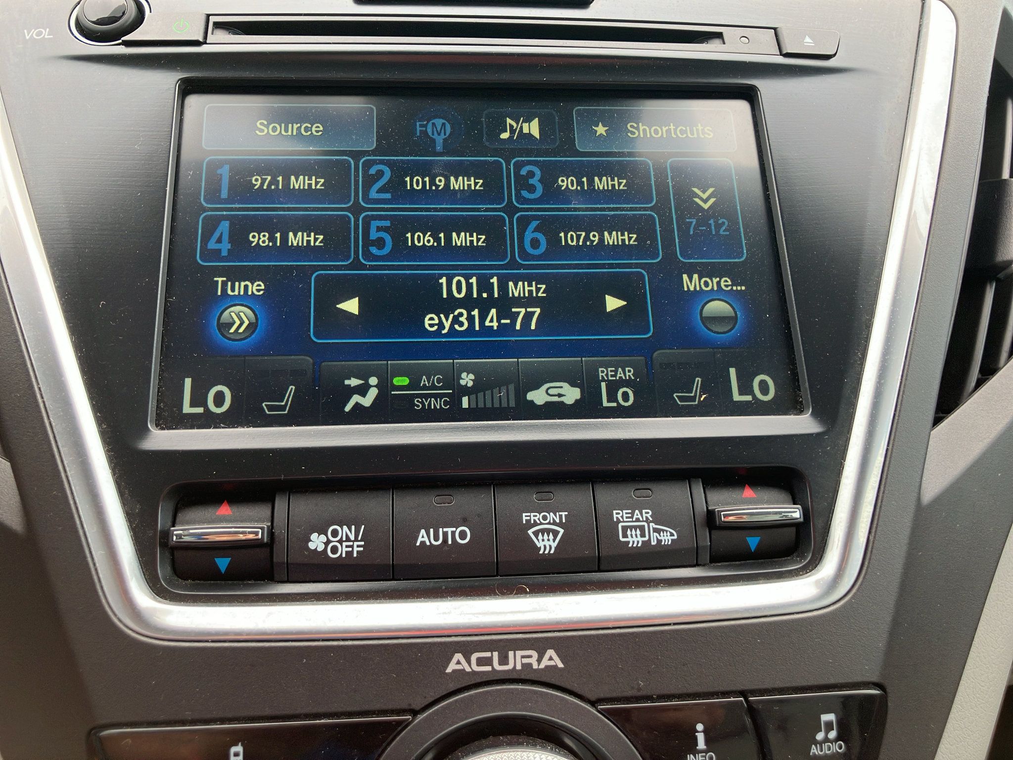 Used 2017 Acura MDX SH-AWD image 18