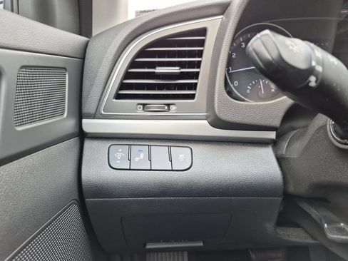 Used 2018 Hyundai Elantra Value Edition FWD image 17