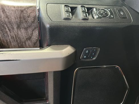Used 2017 Ford F250 Lariat w/ Lariat Ultimate Package AWD/4WD image 20