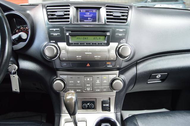 Used 2010 Toyota Highlander SE AWD/4WD image 23