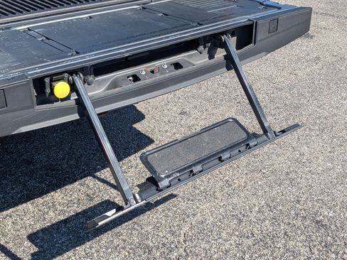 Used 2022 Ford F150 XLT w/ Equipment Group 302A High image 14