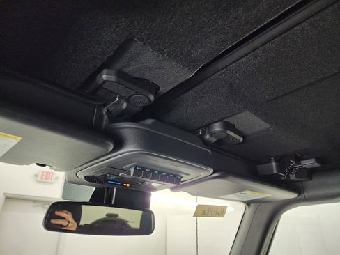 Used 2023 Ford Bronco Badlands w/ Sasquatch Package image 12