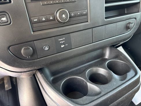 Used 2013 Chevrolet Express 2500 RWD image 29