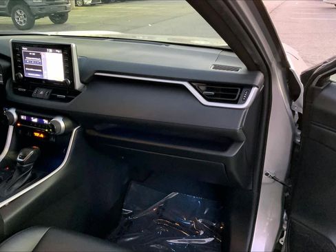 Used 2019 Toyota RAV4 XSE image 18