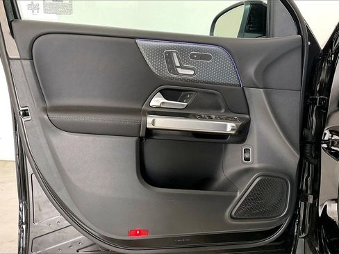 New 2025 Mercedes-Benz GLB 250 4MATIC image 10