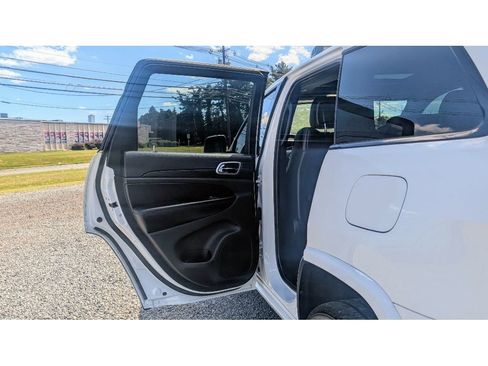 Used 2019 Jeep Grand Cherokee Altitude image 10