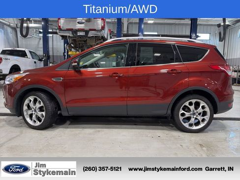 Used 2016 Ford Escape Titanium w/ Equipment Group 301A AWD/4WD image 3