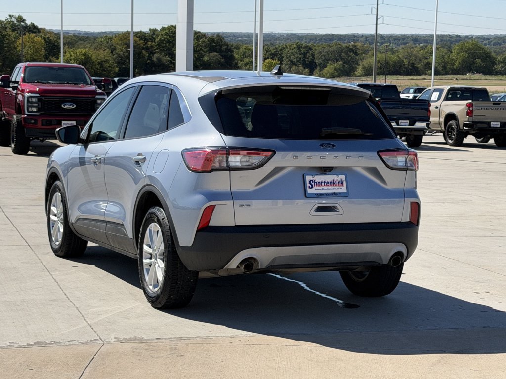 Used 2022 Ford Escape SE w/ Convenience Package FWD image 4