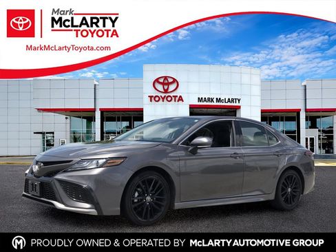 Used 2024 Toyota Camry XSE FWD image 1