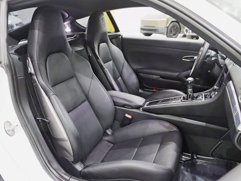 Used 2017 Porsche 718 Cayman image 24