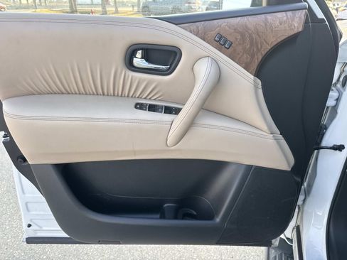 Used 2023 Nissan Armada SL image 19