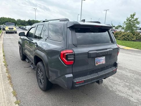 Used 2025 Toyota 4Runner SR5 AWD/4WD image 4