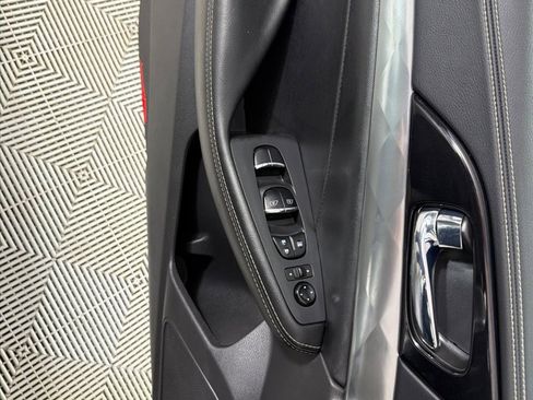 Used 2022 Nissan Maxima SV image 9