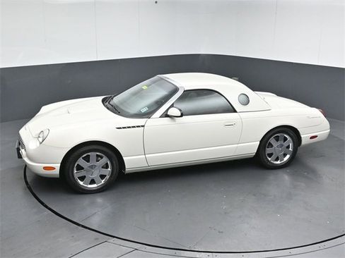 Used 2002 Ford Thunderbird image 39