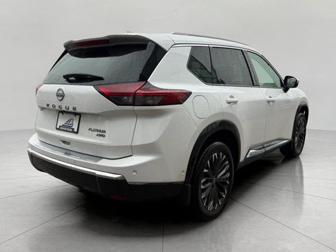 Used 2025 Nissan Rogue Platinum image 13