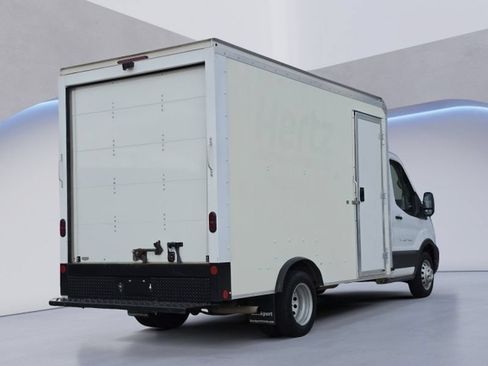 Used 2022 Ford Transit 350 DRW RWD image 3