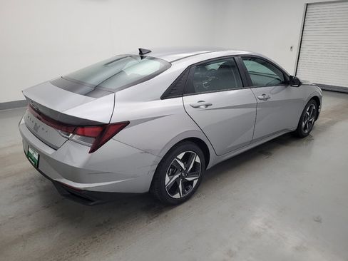 Used 2023 Hyundai Elantra SEL w/ Convenience Package FWD image 10