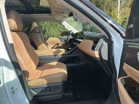 New 2026 INFINITI QX80 Luxe image 9