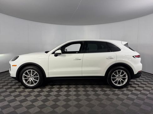 Used 2024 Porsche Cayenne AWD/4WD image 8